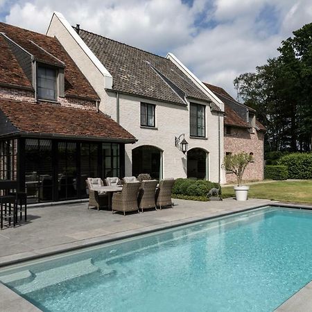 B&B Interludium Nijlen ภายนอก รูปภาพ